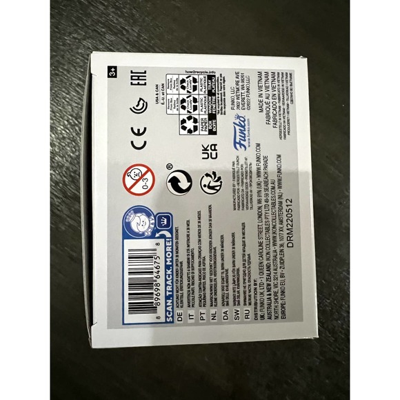 Funko Pop Horror Leprechaun with Flashlight GLOW FYE Exclusive - Picture 6 of 7